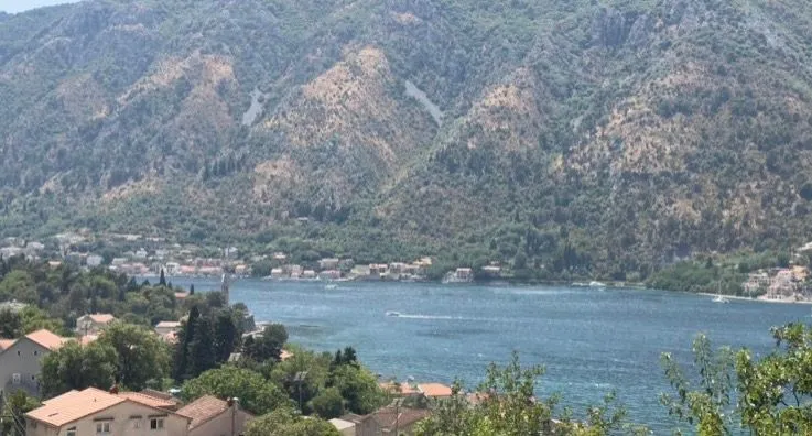 Prodaja, dvosoban stan, 75m², Dobrota, Kotor