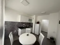 Izdavanje, trosoban stan, 75m², Stara Varoš, Podgorica - image 4