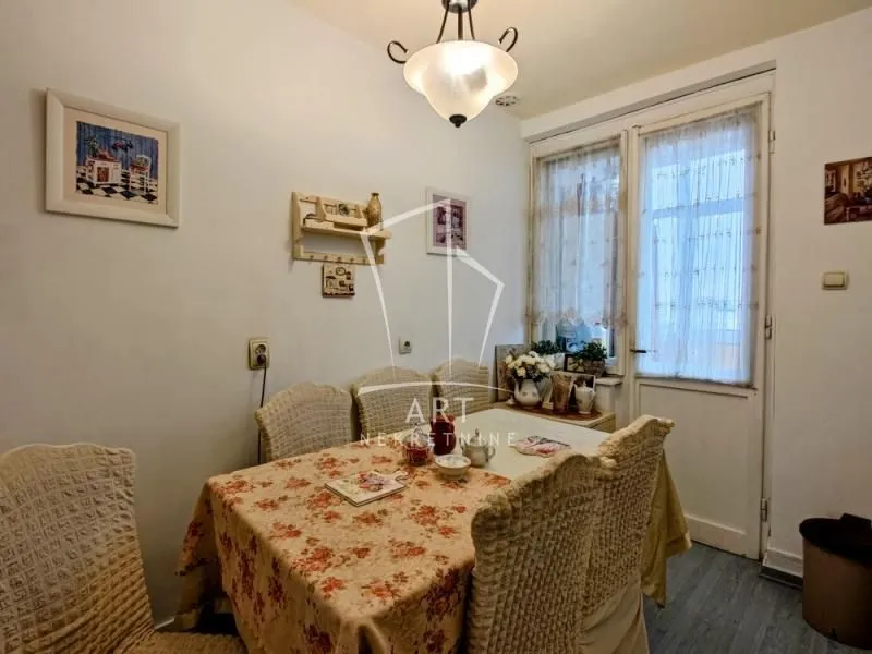 Prodaja, četvorosoban stan, 97m², Zemun Centar, Zemun Sve Podlokacije