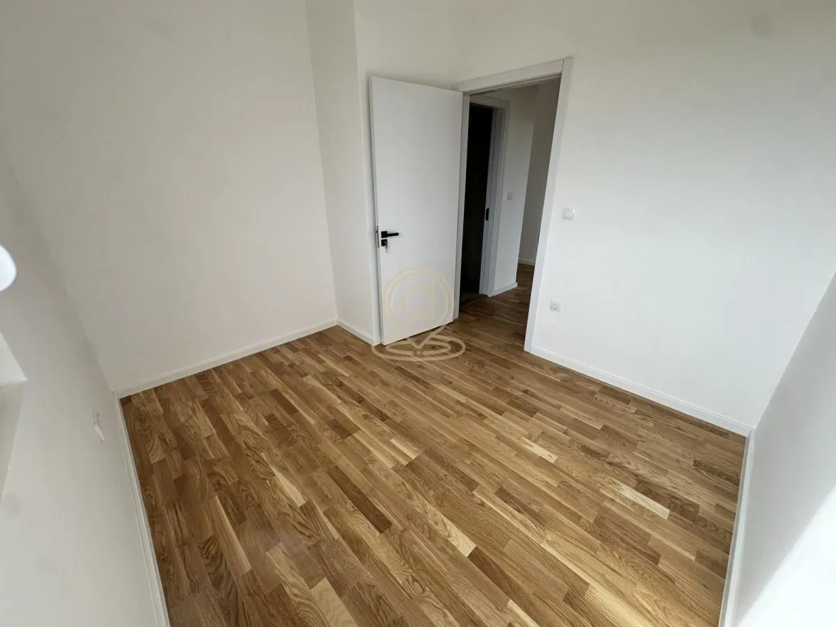 Prodaja, stan, 225m², Karagača, Petrovaradin