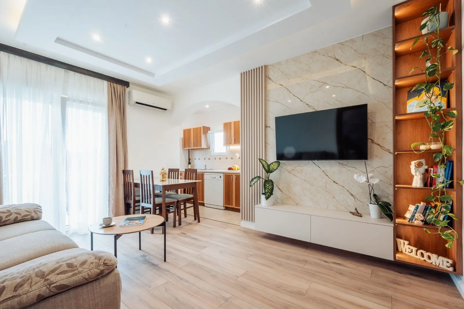 Izdavanje, dvosoban stan, 60m², Pod Kuk, Tivat