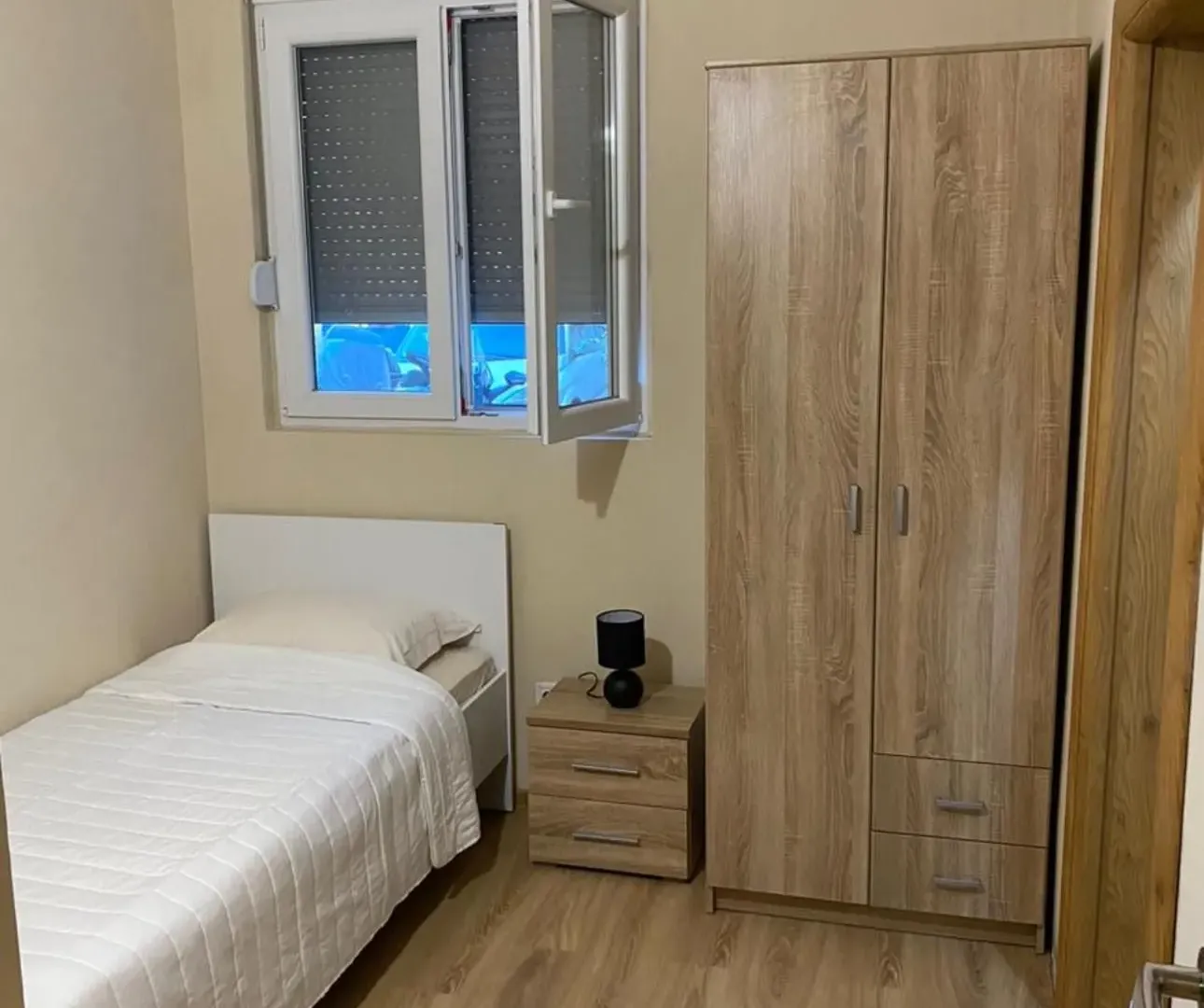 Izdavanje, dvosoban stan, 58m², Bijeli Do, Budva