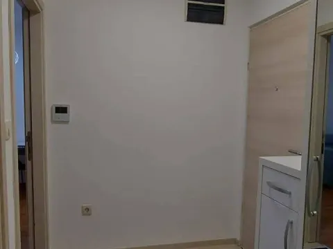 Prodaja, jednosoban stan, 43m², Stari Aerodrom, Podgorica - image 9