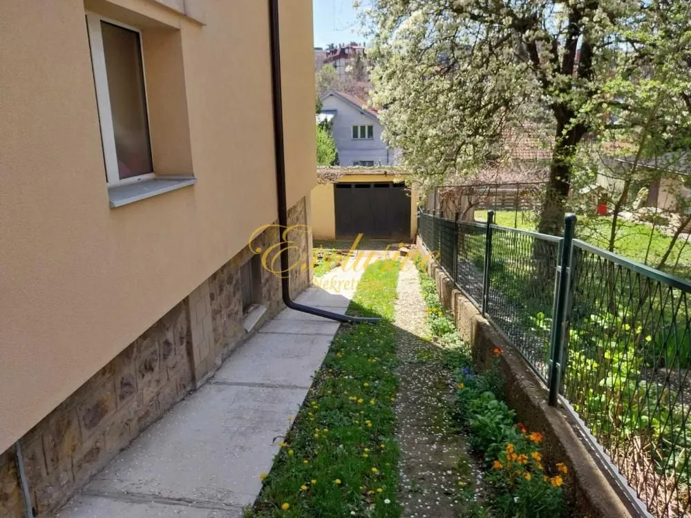 Prodaja, kuća, 116m², Kanarevo Brdo, Beograd