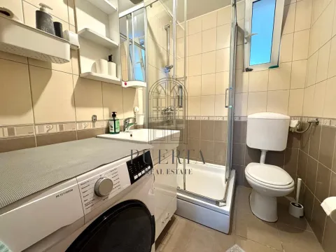 Izdavanje, dvosoban stan, 65m², Zagorič, Podgorica - image 15