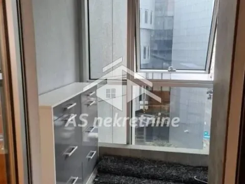 Izdavanje, trosoban stan, 82m², Vračar Hram, Vračar Sve Podlokacije - image 13