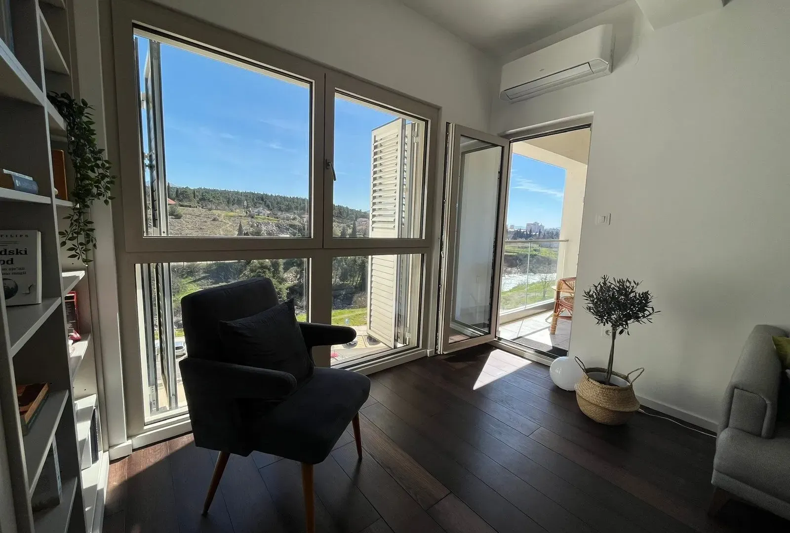 Izdavanje, jednosoban stan, 50m², Vezirov Most, Podgorica