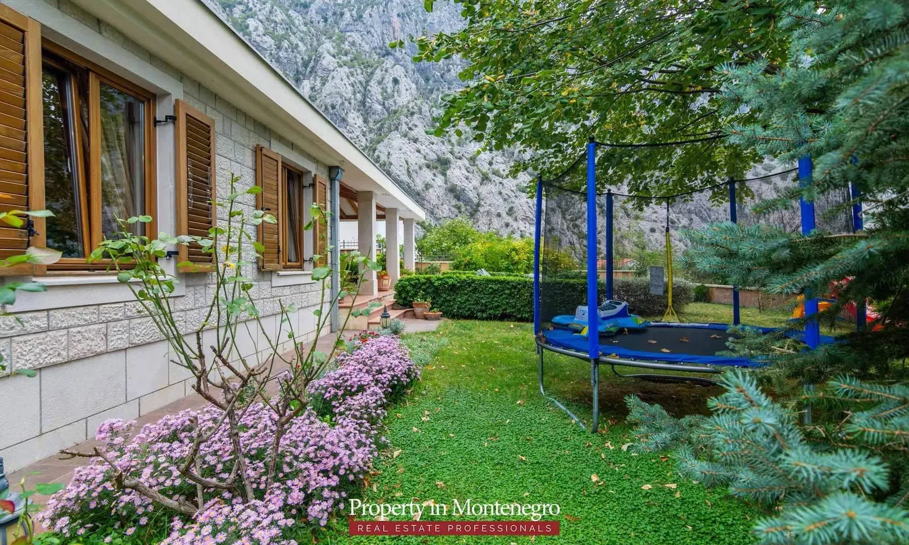 Prodaja, kuća, 303m², Orahovac, Kotor