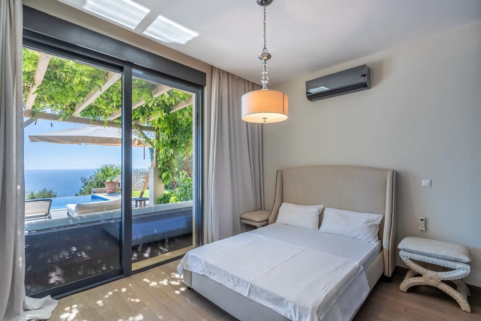 Sale, house, 550m², Reževići, Budva