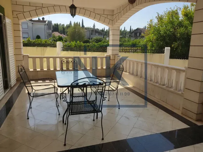 Prodaja, kuća, 489m², Zagorič, Podgorica