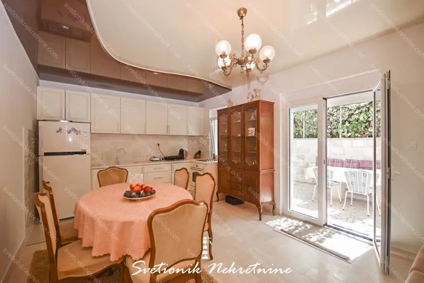 Prodaja, stan, 200m², Savina, Herceg Novi