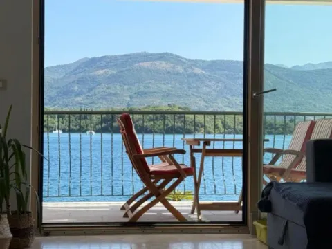 Izdavanje, jednosoban stan, 55m², Obala Đuraševića, Tivat - image 2