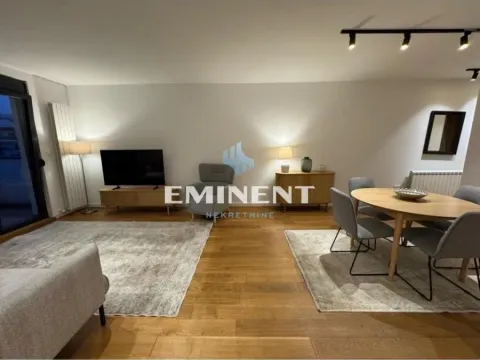 Izdavanje, trosoban stan, 65m², Čubura, Beograd