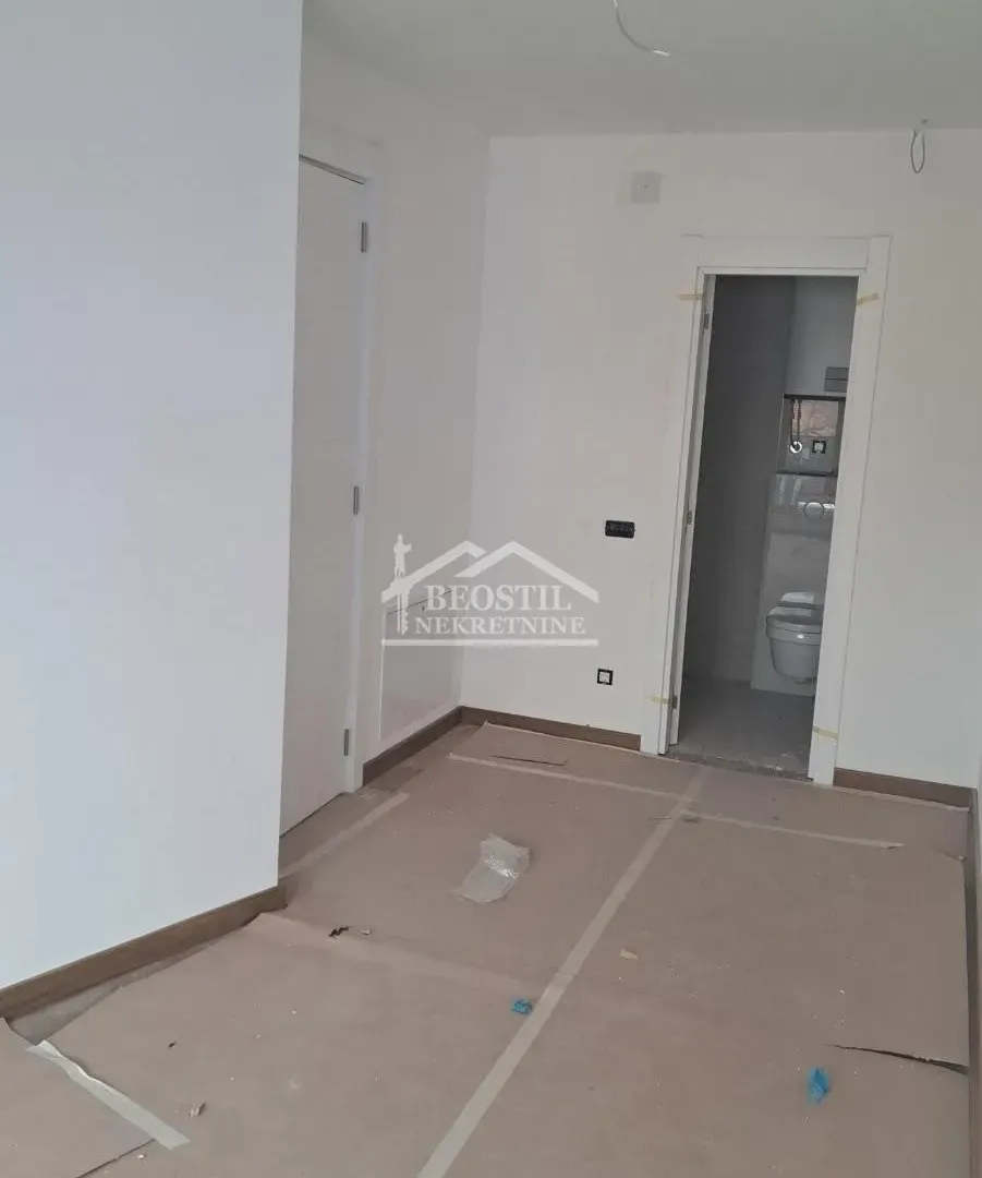 Prodaja, trosoban stan, 83m², Kalenić Pijaca, Vračar Sve Podlokacije
