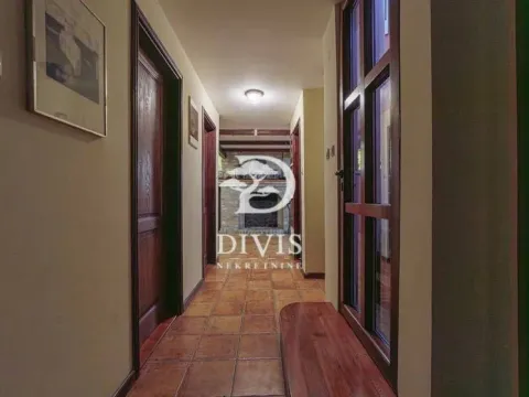 Sale, house, 377m², Trošarina, Voždovac Sve Podlokacije - image 5