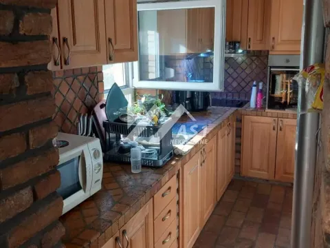 Izdavanje, četvorosoban stan, 175m², Klisa, Novi Sad Sve Podlokacije - image 3