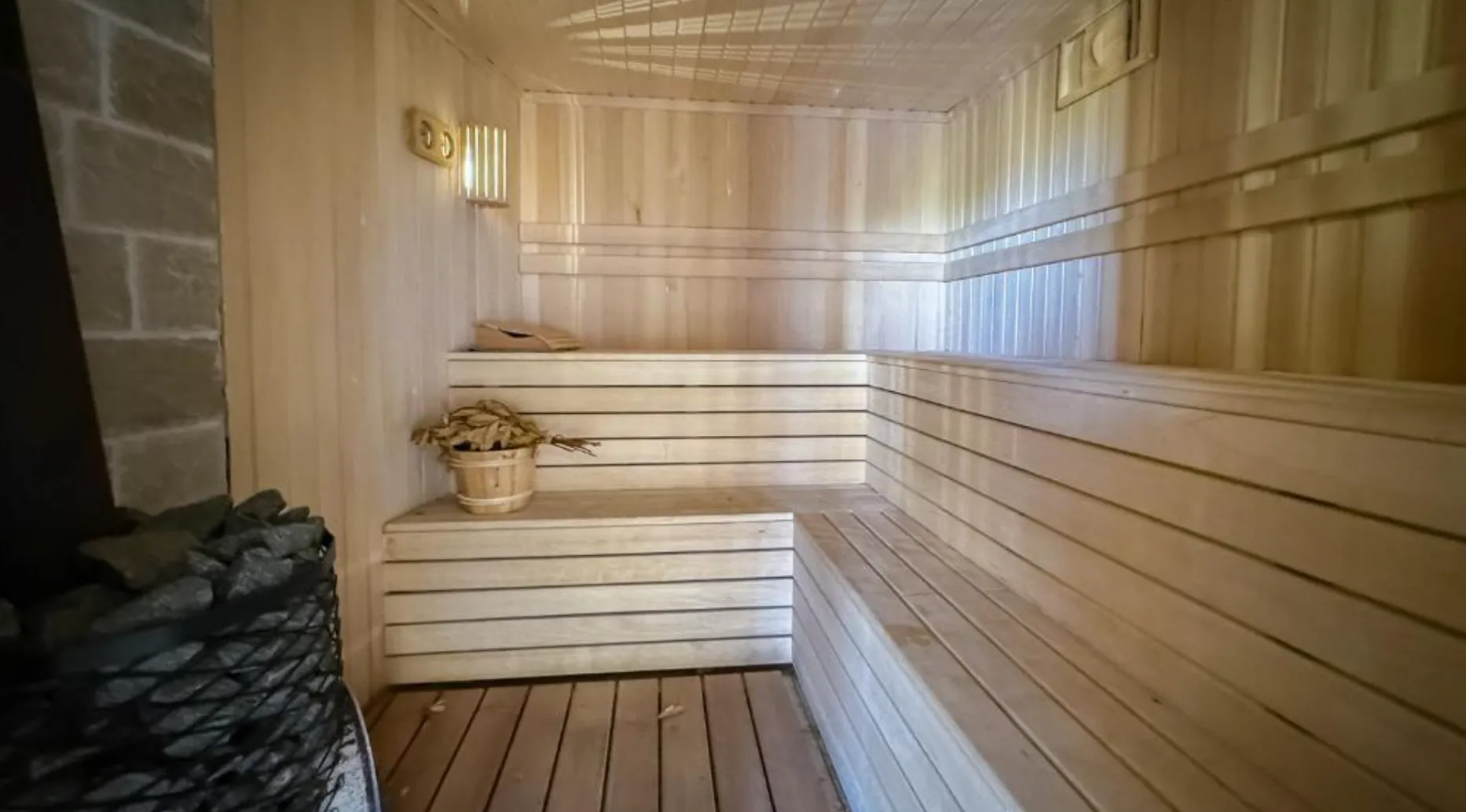 Rent, house, 300m², Dub, Kotor