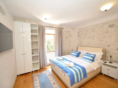 Prodaja, kuća, 251m², Prčanj, Kotor - image 7