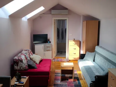 Izdavanje, garsonjera, 24m², Novi Sad Sve Podlokacije, Novi Sad - image 3
