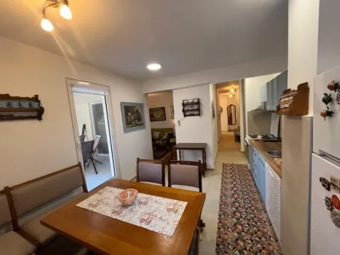 Izdavanje, trosoban stan, 132m², Centar, Bar - image 8