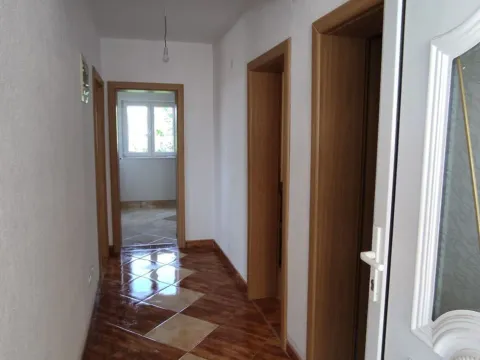 Prodaja, stan, 61m², Bar, Crna Gora - image 9