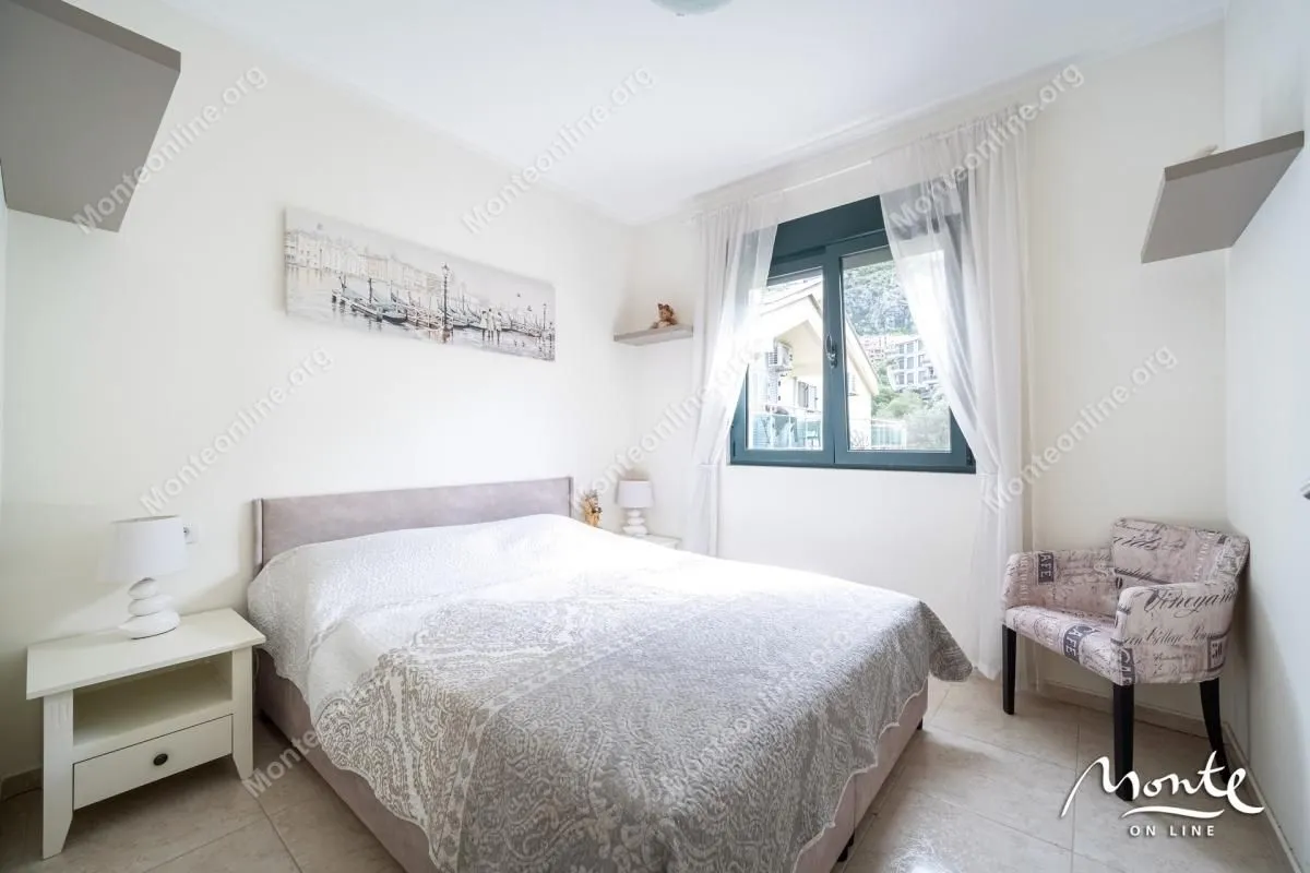 Prodaja, dvosoban stan, 109m², Dobrota, Kotor