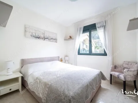 Sale, two bedroom apartment, 75m², Dobrota, Kotor - image 30