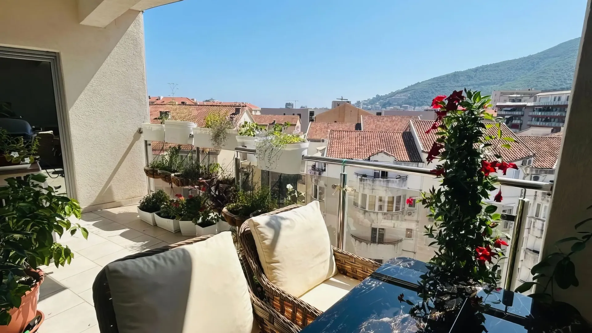 Sale, four bedroom apartment, 150m², Rozino, Budva