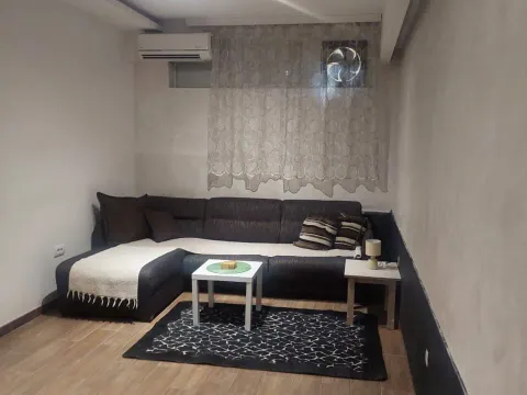 Izdavanje, jednosoban stan, 60m², City Kvart, Podgorica - image 9