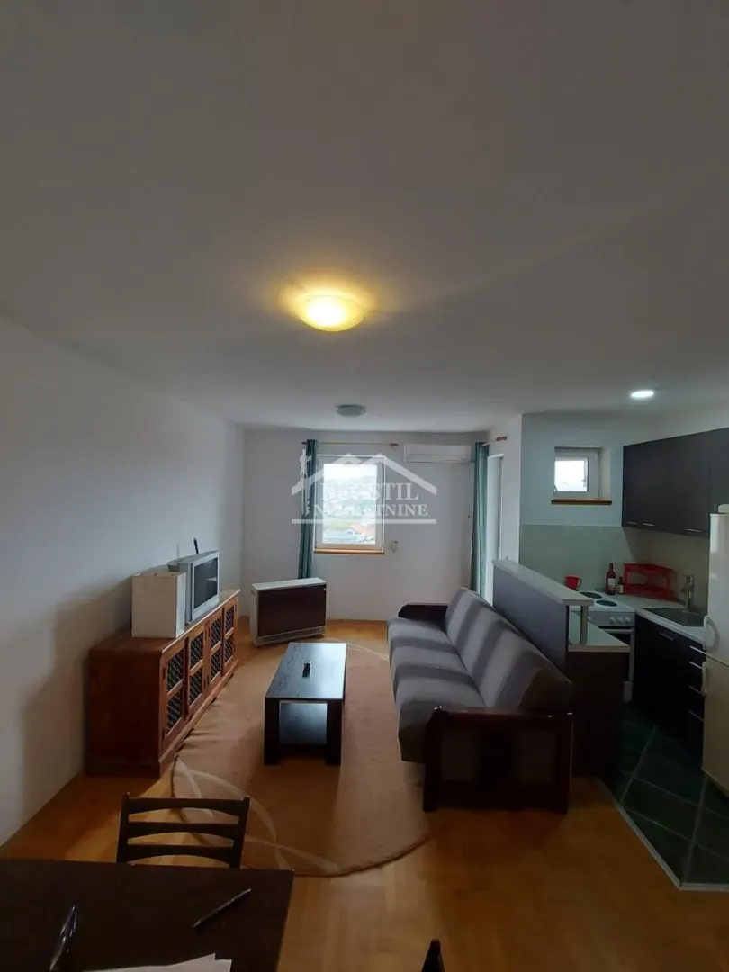 Izdavanje, jednosoban stan, 42m², Zvezdara Sve Podlokacije, Beograd