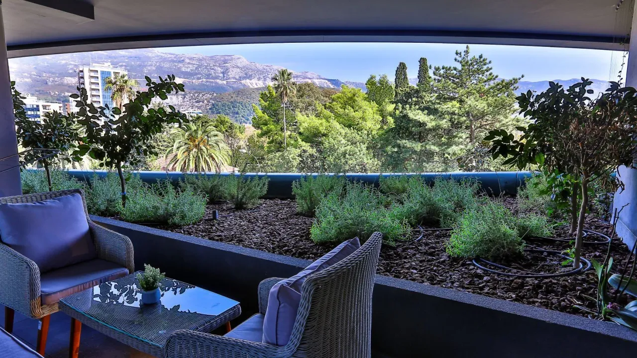 Rent, two bedroom apartment, 132m², Centar, Budva