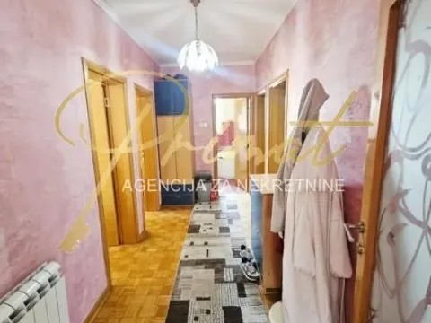 Prodaja, stan, 121m², Borča 1, Borča Sve Podlokacije - image 11