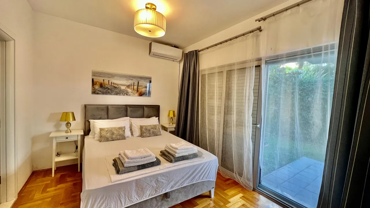 Prodaja, dvosoban stan, 73m², Đenovići, Herceg Novi