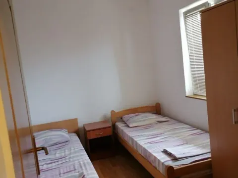 Rent, two bedroom apartment, 70m², Dobrota, Kotor - image 5