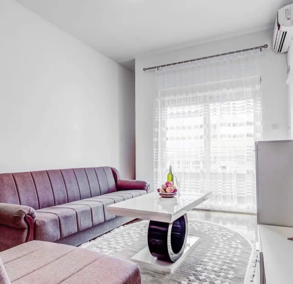 Izdavanje, jednosoban stan, 46m², City Kvart, Podgorica