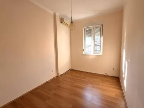 Izdavanje, dvosoban stan, 60m², Palilula Sve Podlokacije, Beograd - image 6