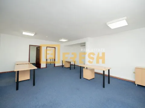 Izdavanje, poslovni prostor, 1000m², Centar, Podgorica - image 31