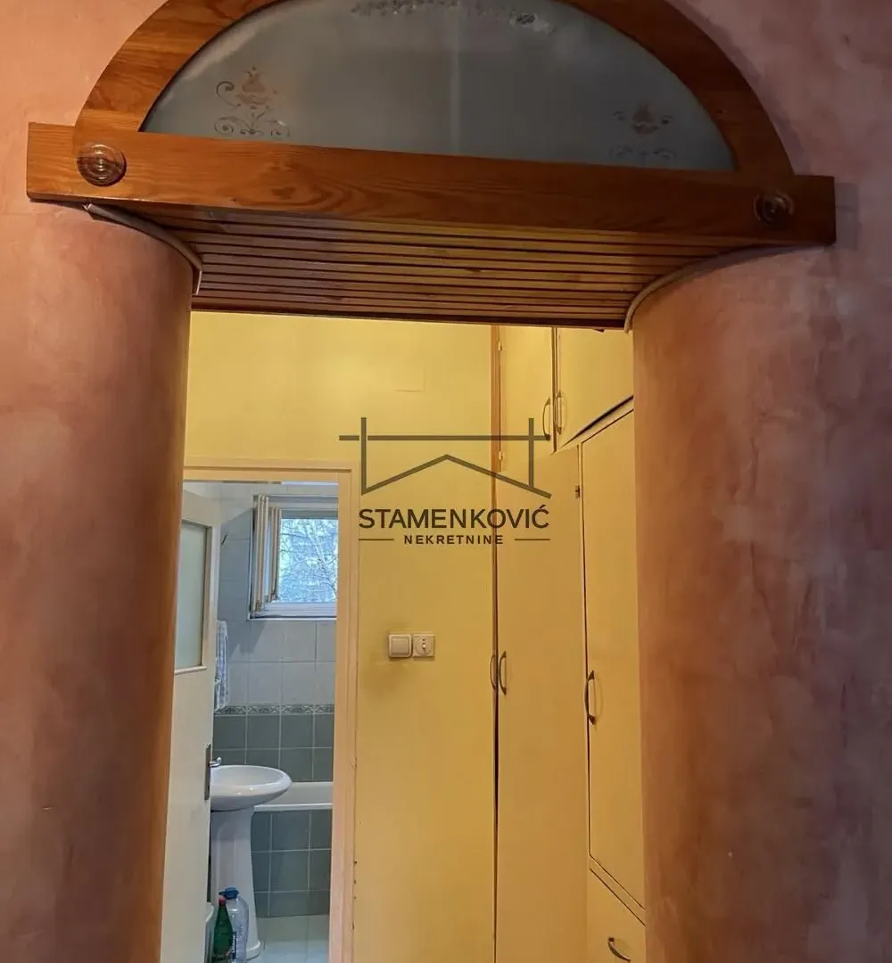 Prodaja, dvosoban stan, 58m², Centar, Novi Sad