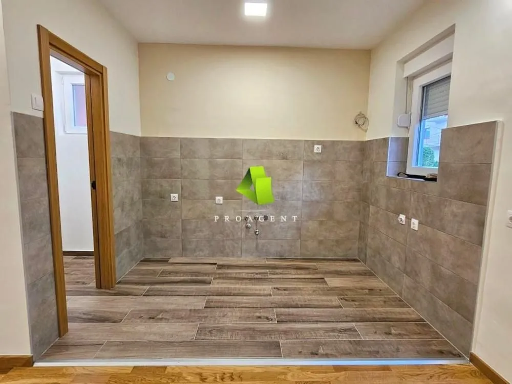 Prodaja, trosoban stan, 92m², Pantelej, Niš