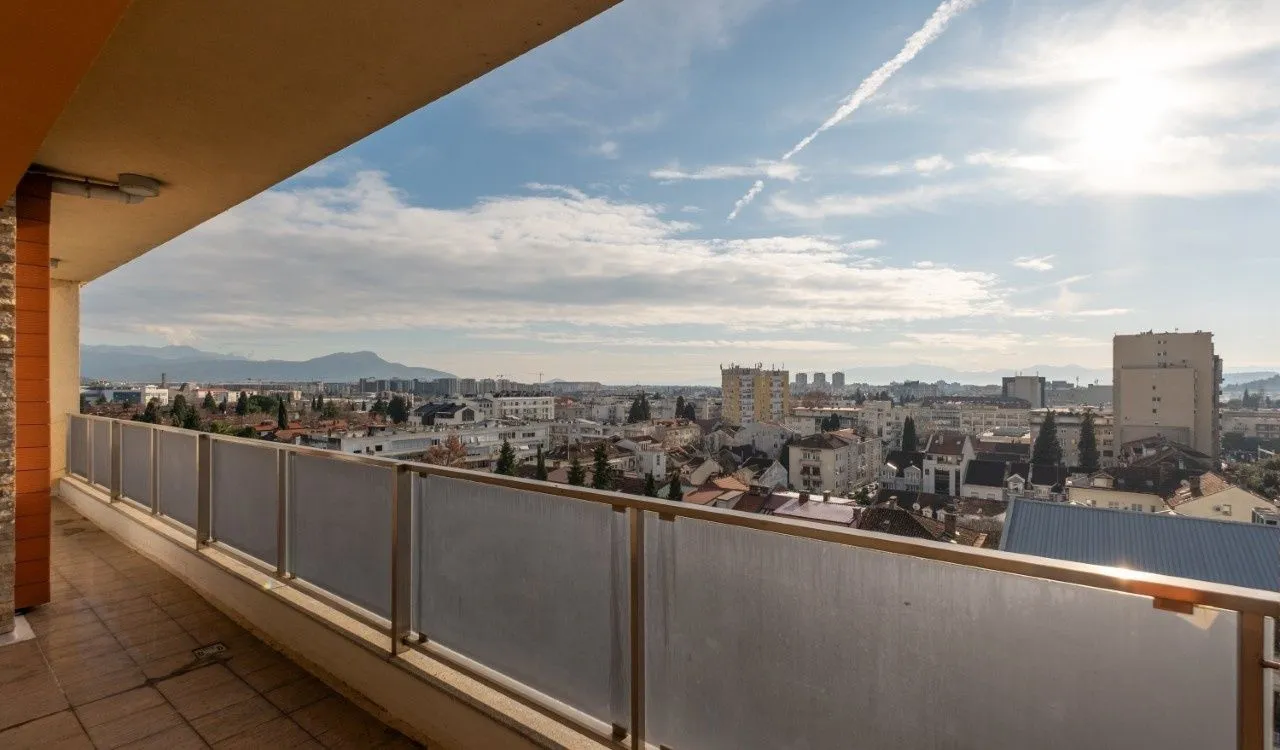 Rent, three bedroom apartment, 275m², Podgorica, Crna Gora