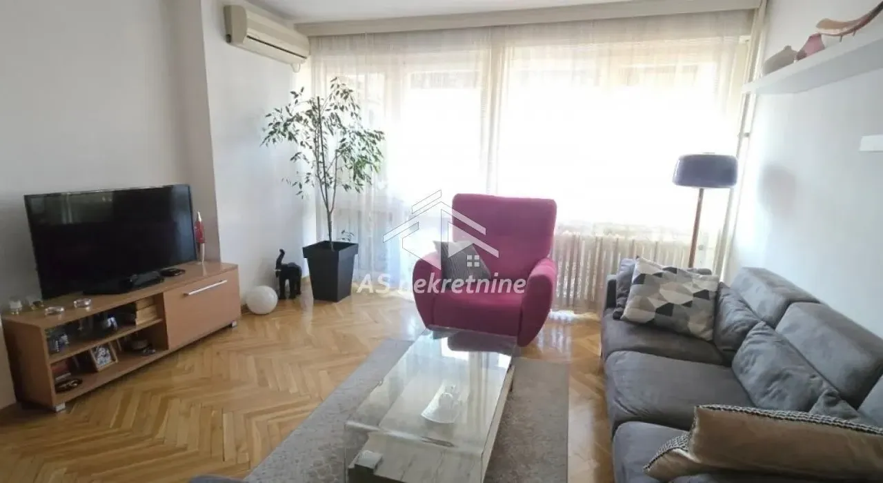 Izdavanje, stan, 70m², Novi Beograd Blok 33, Novi Beograd Sve Podlokacije