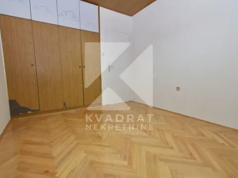 Izdavanje, kuća, 200m², Stari Aerodrom, Podgorica - image 15