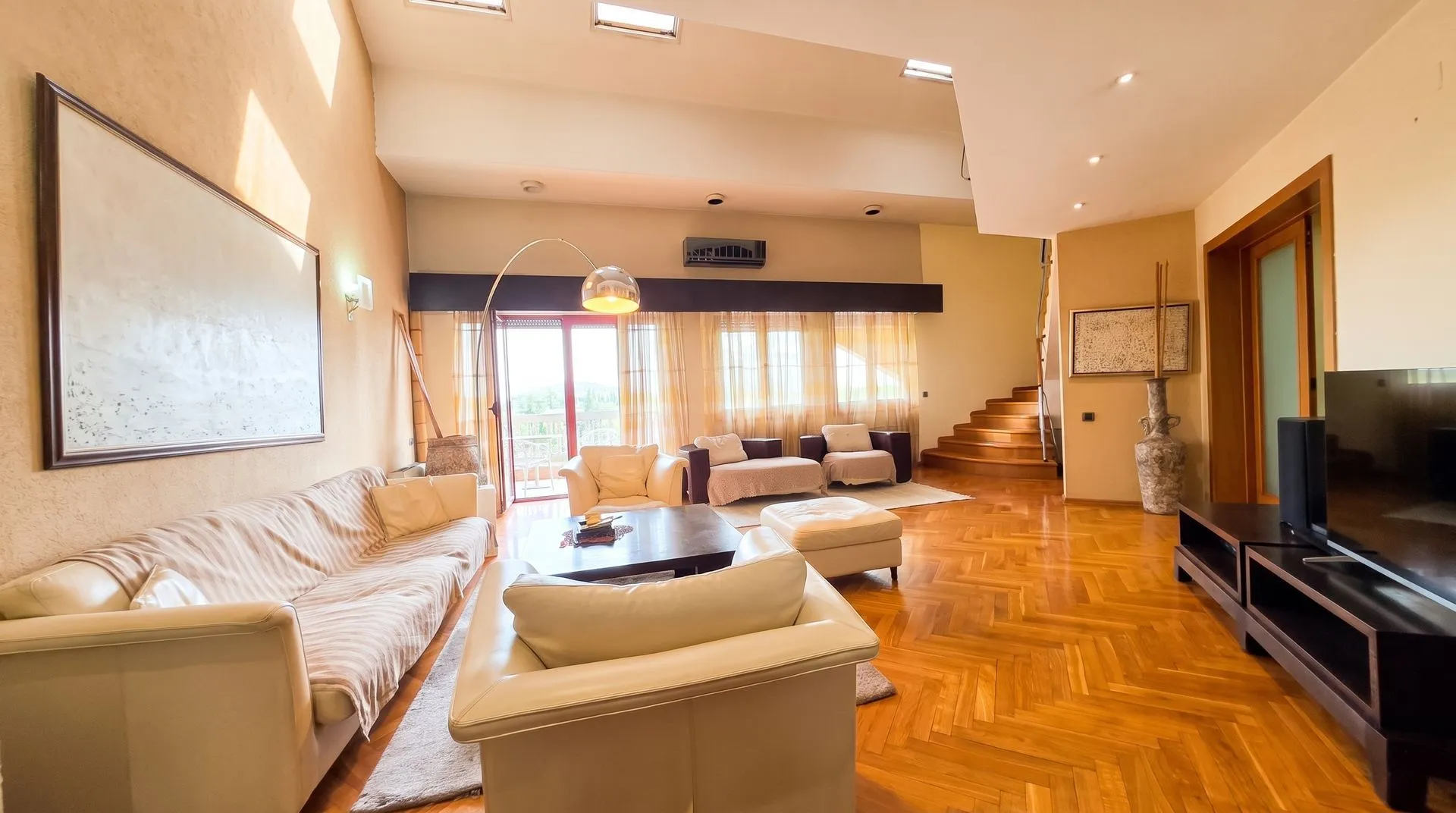 Sale, four bedroom apartment, 281m², Podgorica, Crna Gora