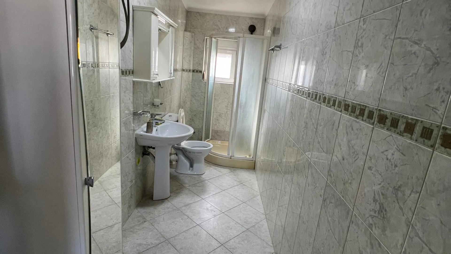 Izdavanje, dvosoban stan, 90m², Tomba, Bar