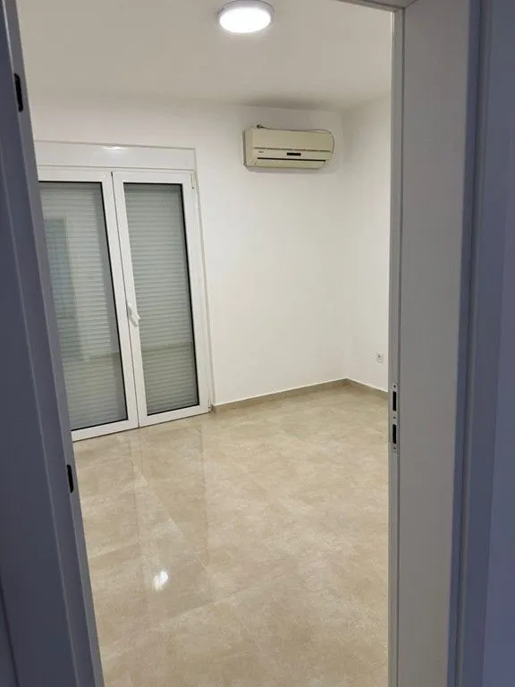 Rent, house, 500m², Stari Aerodrom, Podgorica