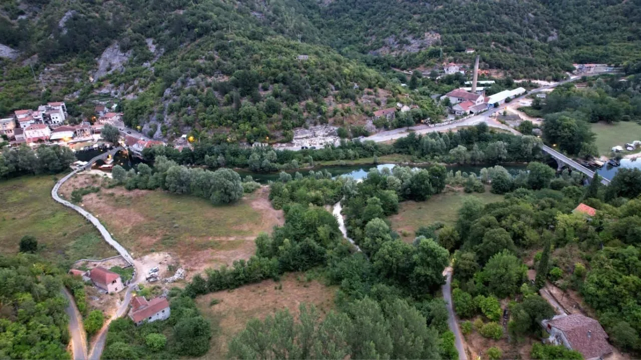 Prodaja, plac, 1300m², Cetinje, Crna Gora