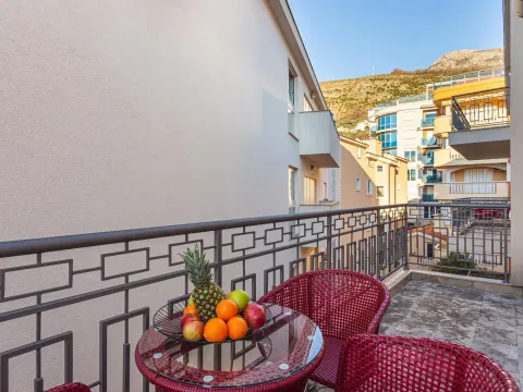 Sale, one bedroom apartment, 68m², Pržno, Budva - image 16