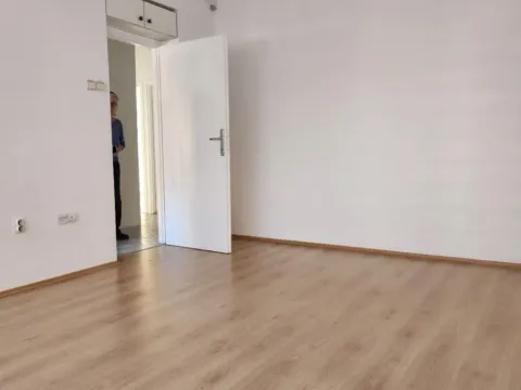 Rent, office space, 75m², Bulevar Oslobodjenja, Novi Sad Sve Podlokacije - image 8