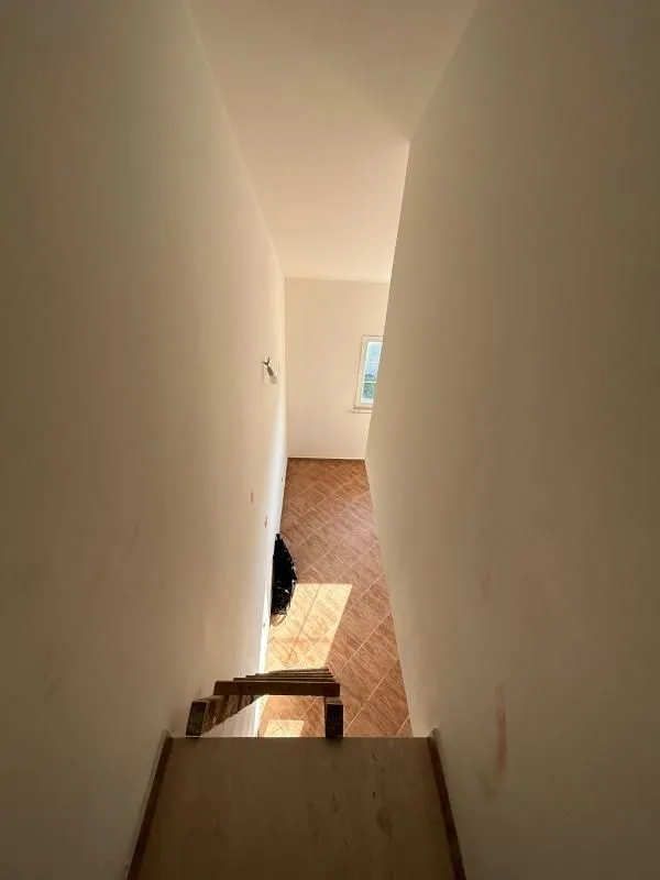 Prodaja, dvosoban stan, 60m², Sutomore, Bar