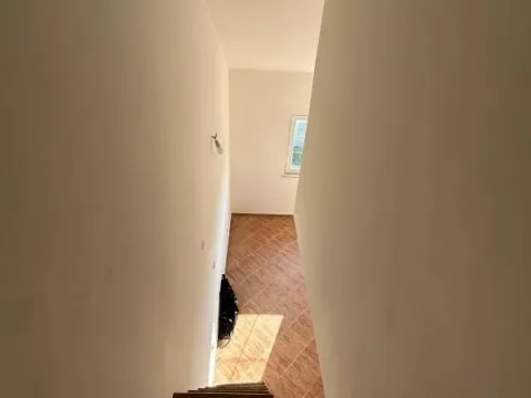 Sale, two bedroom apartment, 60m², Sutomore, Bar - image 11